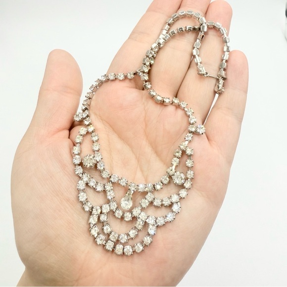 Vintage Clear Crystal Floral Shaped Bib Necklace Clip on Earrings Sets - Picture 9 of 12